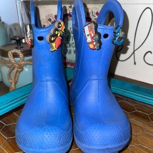 Crocs rain boots blue size 8